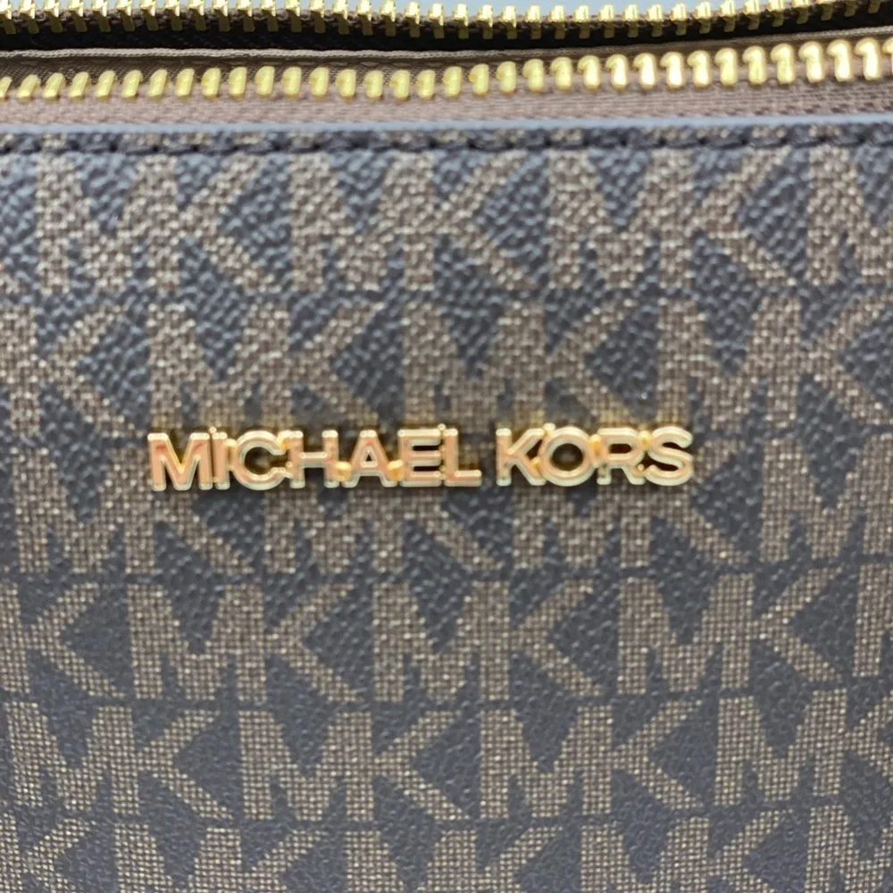 Michael Kors Charlotte LG TZ Tote Sig Brown
